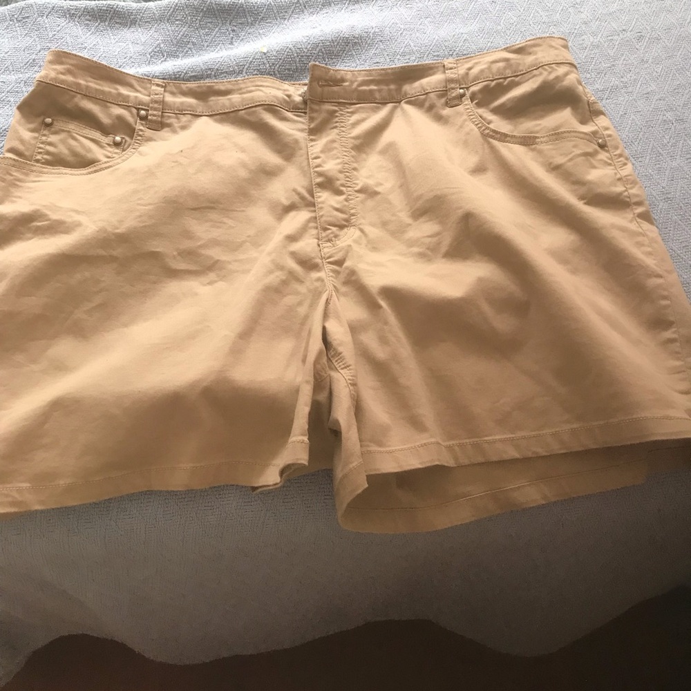 Jean style khaki shorts